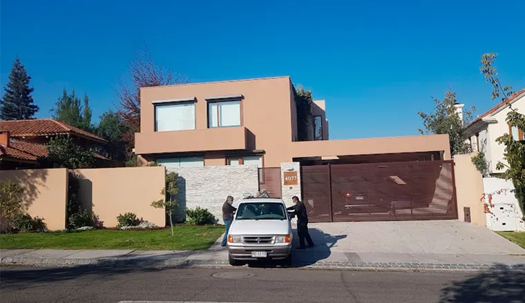 Remodelación de fachada y portón, Santuario del Valle, Lo Barnechea